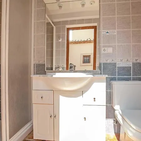 Sleeps 14 Air Con Wifi Villa