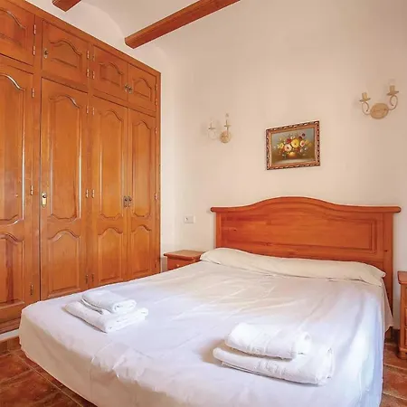 Villa Sleeps 14 Air Con Wifi *