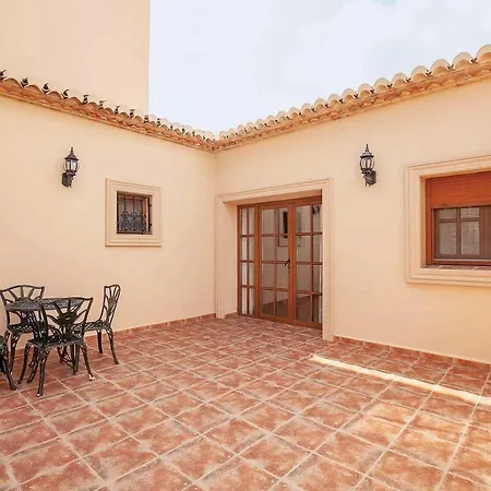 Sleeps 14 Air Con Wifi *